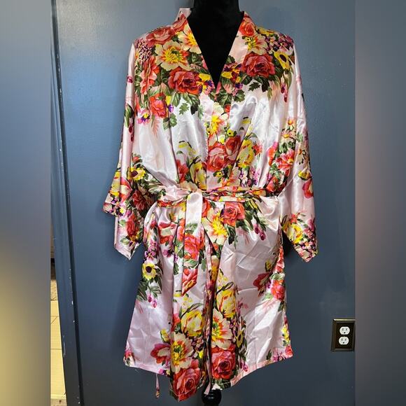 Other - Floral Satin Kimono Robe - Pink